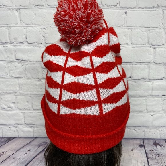 Budweiser Beanie Hat Cap Red White Diamond Pattern Winter Toque Knit POM Top - Picture 3 of 8